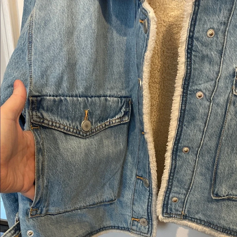 Blank NYC Blue Jean Jacket with Cream Lining - Picture 4 of 7